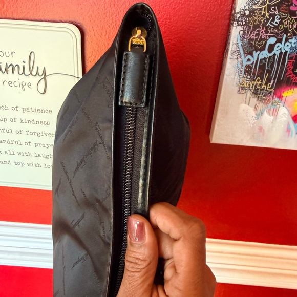 Salvatore Ferragamo Black Wristlet Clutch - Picture 5 of 6
